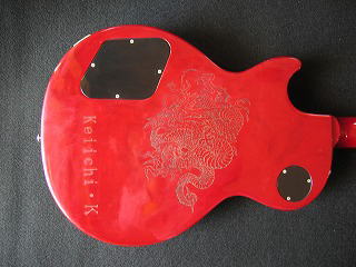 エレキギターの彫刻例